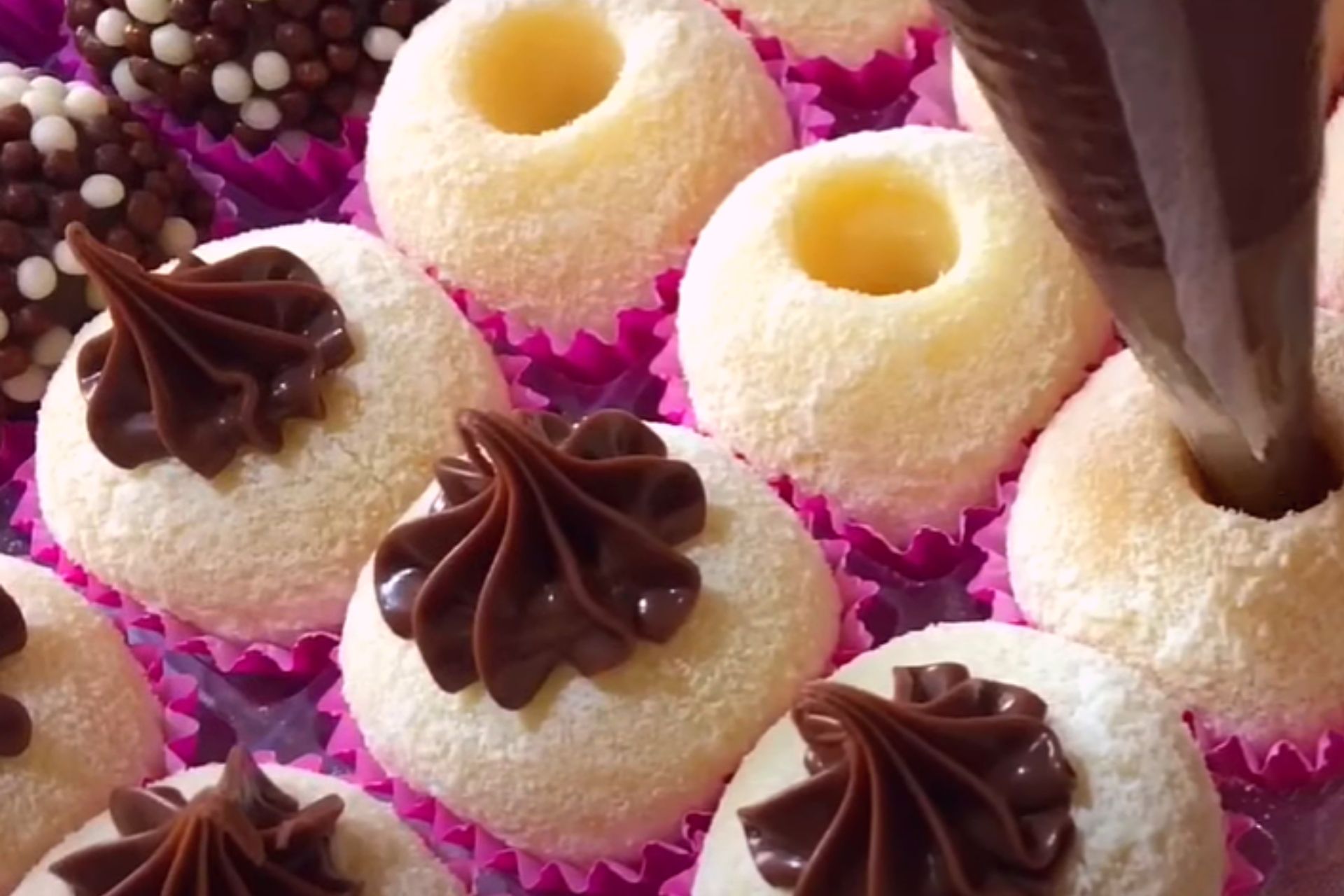 Como rechear brigadeiro gourmet? Passo a passo - Amor \u00e0 Doceria