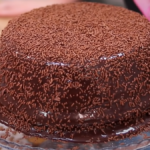 Bolo de cenoura com recheio de chocolate