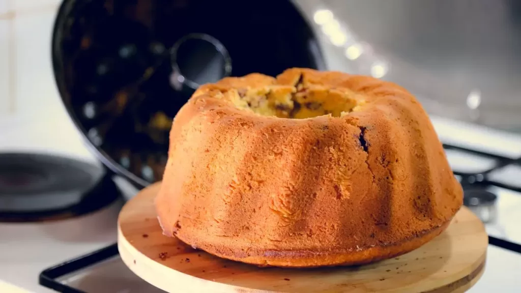 Mini bolo para vender ao lado da forma de assar