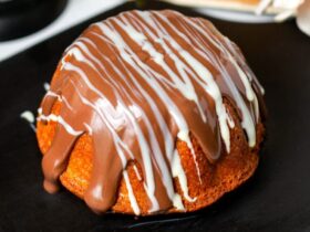 Mini bolo vulcão com recheio de chocolate