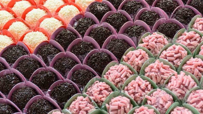 Diferentes sabores mais vendidos de brigadeiro gourmet na caixa